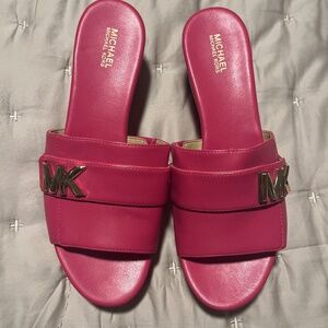 Michael Kors Hot pink size 8.5